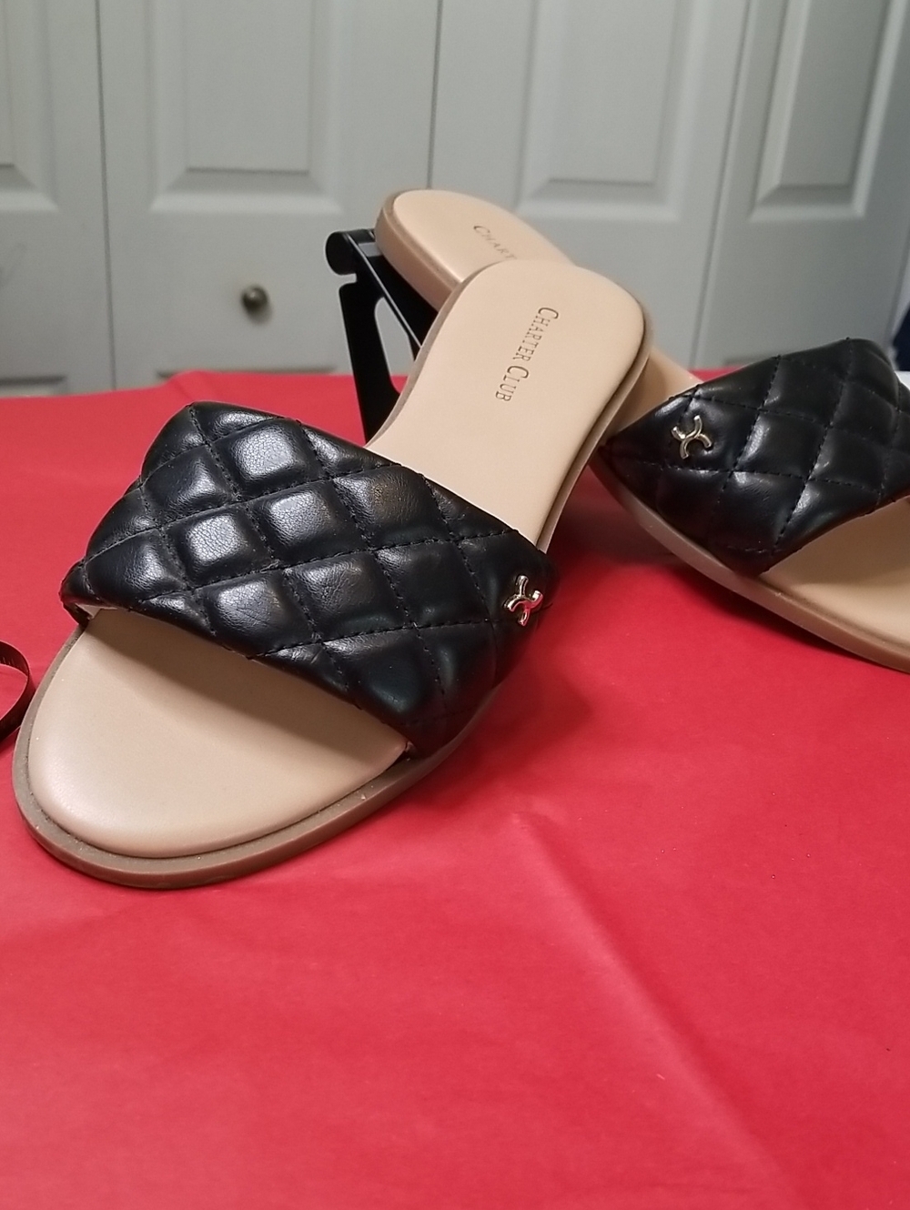Charter Club womens sandals size 9 quilted slip on w/ CC emblem on side EUC